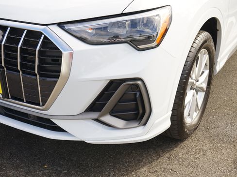 Used 2022 Audi Q3 2.0T Premium w/ Convenience Package image 14