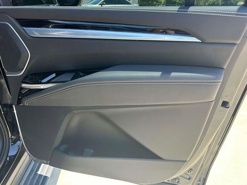 Used 2025 Cadillac Escalade ESV Sport w/ Touring Package AWD/4WD image 23