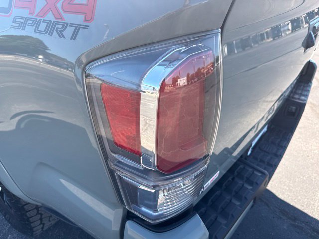 Used 2023 Toyota Tacoma TRD Sport w/ TRD Premium Sport Package AWD/4WD image 10