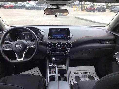 Used 2025 Nissan Sentra SR FWD image 18
