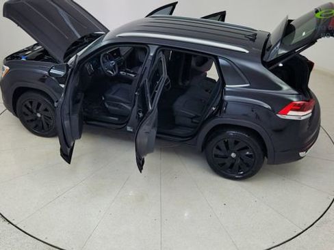 Used 2024 Volkswagen Atlas Cross Sport SE w/ Black Wheel Package image 81