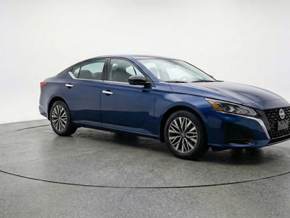 Used 2025 Nissan Altima 2.5 SV