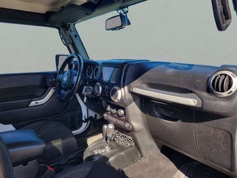 Used 2017 Jeep Wrangler Unlimited Sahara w/ Max Tow Package image 22