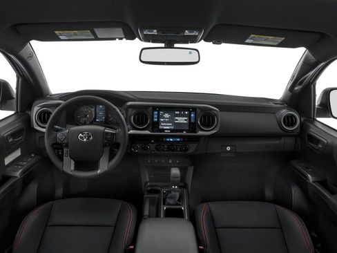 Used 2017 Toyota Tacoma TRD Off-Road image 8