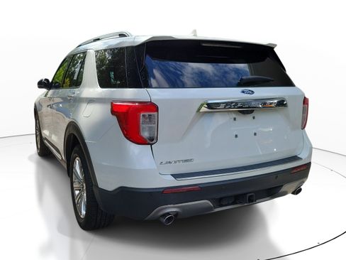 Used 2023 Ford Explorer Limited w/ Equipment Group 301A RWD image 4