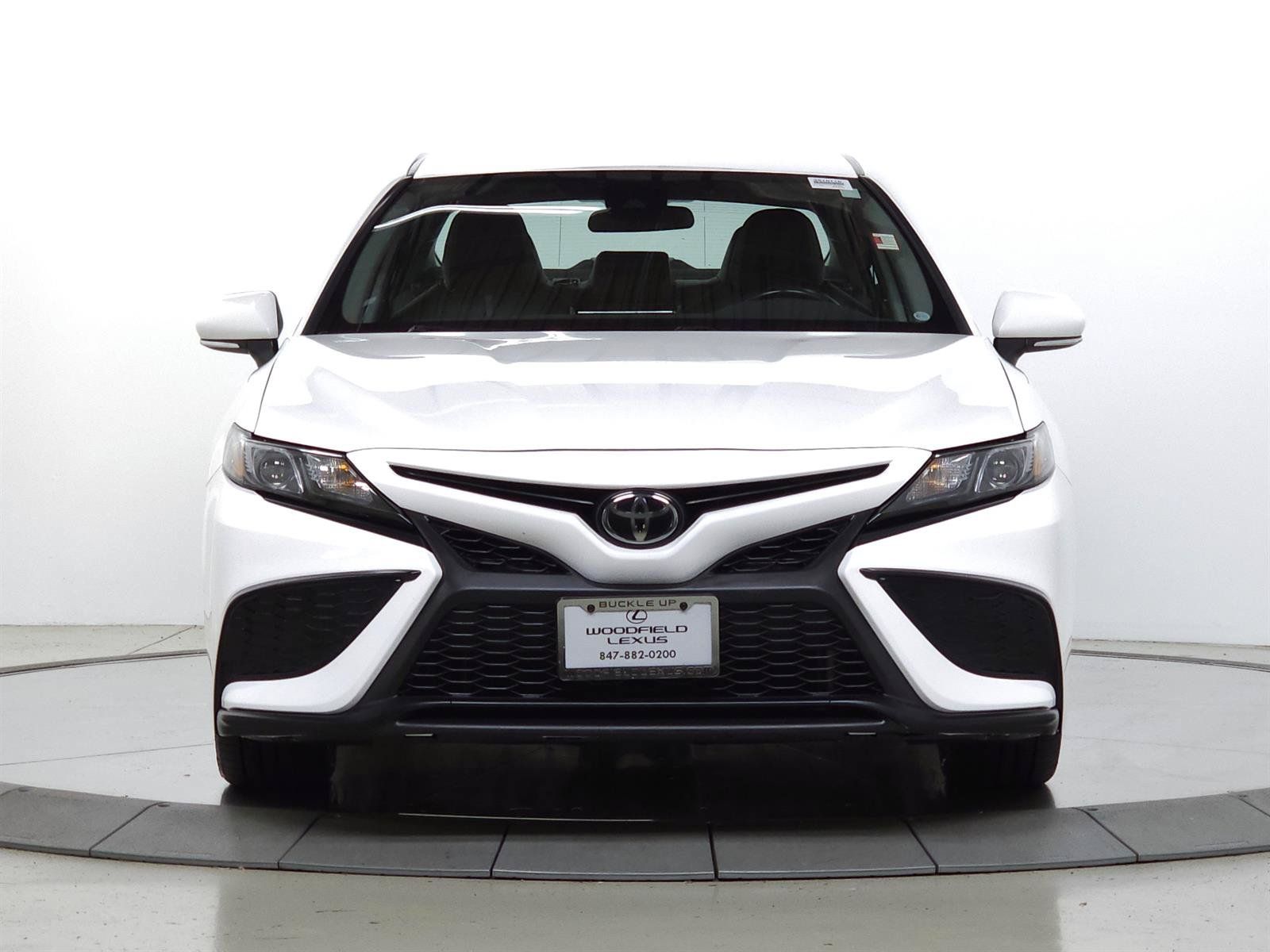 Used 2023 Toyota Camry SE w/ Protection Package (Q2) (TMS) FWD image 2
