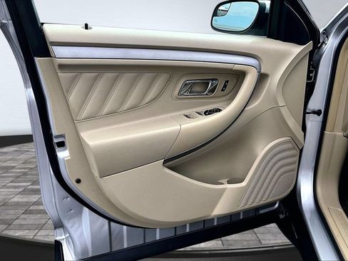 Used 2015 Ford Taurus SEL FWD image 21