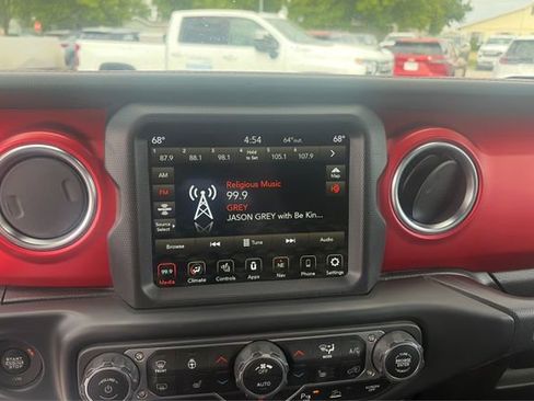 Used 2021 Jeep Wrangler Unlimited Rubicon AWD/4WD image 13