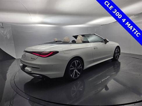 Used 2025 Mercedes-Benz CLE 300 4MATIC Cabriolet image 16