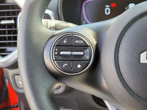 Used 2025 Kia Soul S FWD image 21