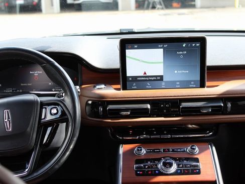 Used 2023 Lincoln Aviator Reserve w/ Equipment Group 201A image 10