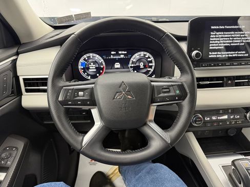 Used 2023 Mitsubishi Outlander SEL FWD image 15