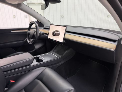 Used 2023 Tesla Model Y Long Range AWD/4WD image 15
