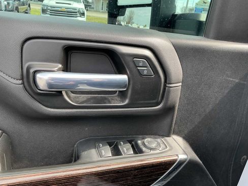 Used 2022 GMC Sierra 2500 SLE w/ SLE Convenience Package image 19