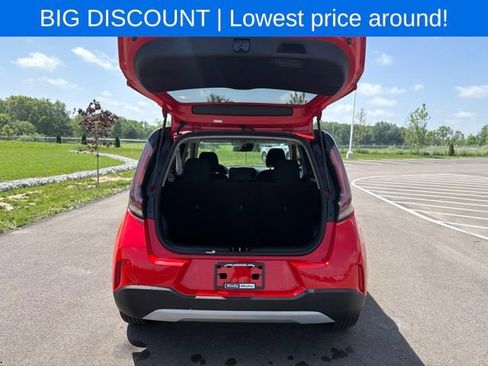 Used 2024 Kia Soul LX w/ Option Group 015 FWD image 11