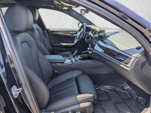 Used 2018 BMW 530i xDrive AWD/4WD image 21