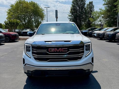 Used 2025 GMC Sierra 1500 SLT RWD image 2