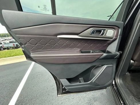Used 2025 Ford Explorer Platinum w/ LUX Leather Package AWD/4WD image 50