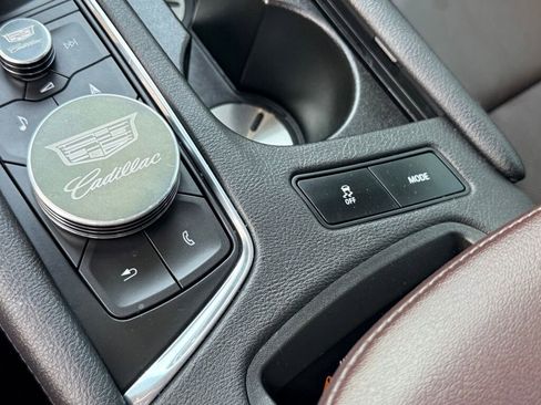 Used 2020 Cadillac XT6 Premium Luxury image 25