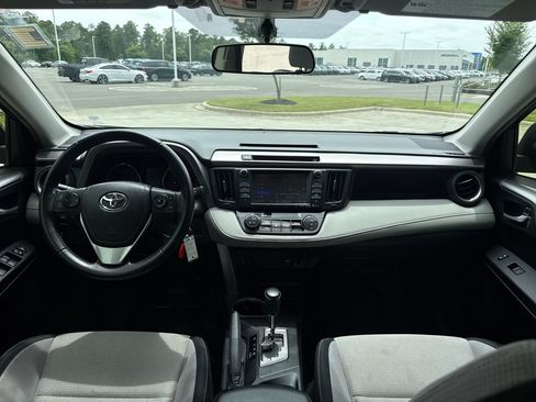 Used 2016 Toyota RAV4 XLE FWD image 16