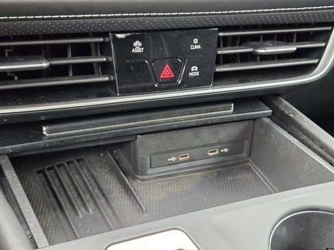 Used 2025 Volkswagen Atlas SE FWD image 27