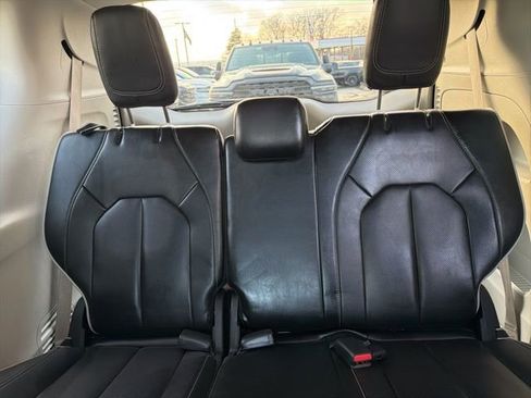 Used 2023 Chrysler Pacifica Limited image 22