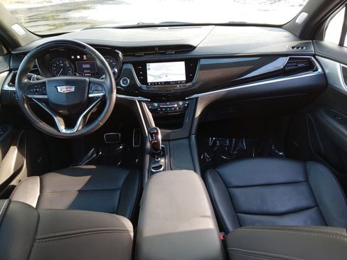 Used 2023 Cadillac XT6 Sport w/ Technology Package image 14