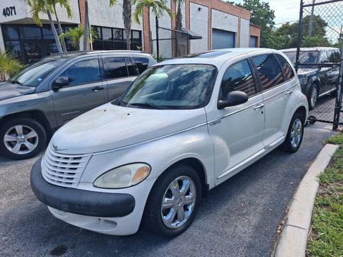 Used 2002 Chrysler PT Cruiser Limited FWD image 2