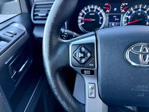 Used 2014 Toyota 4Runner SR5 image 19