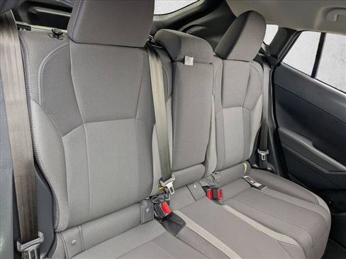 Used 2025 Subaru Crosstrek 2.0i Premium image 19