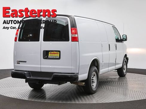 Used 2019 Chevrolet Express 2500 w/ Driver Convenience Package RWD image 5