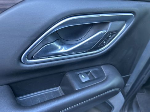 Used 2021 Chevrolet Suburban LS image 18