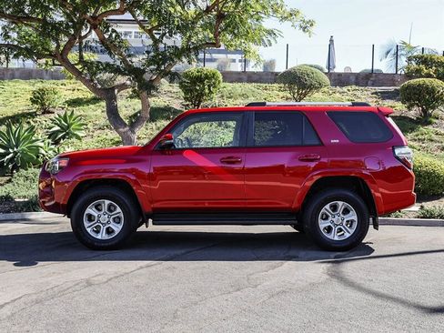 Used 2021 Toyota 4Runner SR5 Premium AWD/4WD image 2