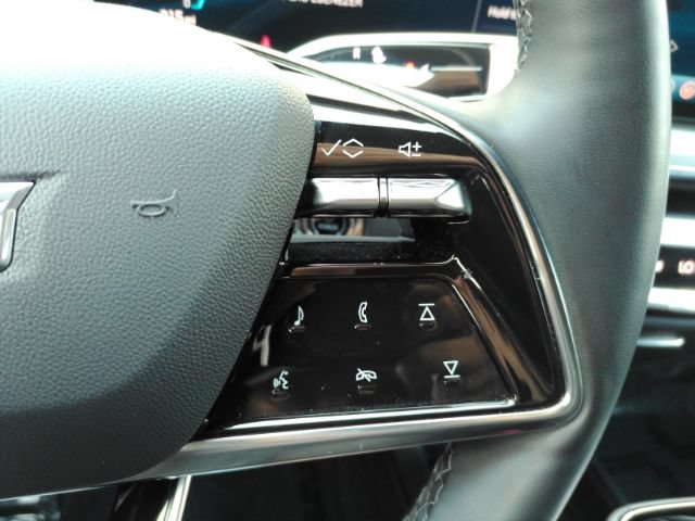 Used 2023 Cadillac Lyriq AWD image 41