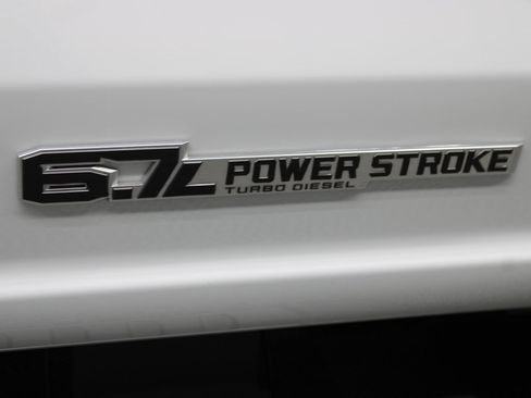 Used 2025 Ford F350 Lariat w/ Black Appearance Package image 60