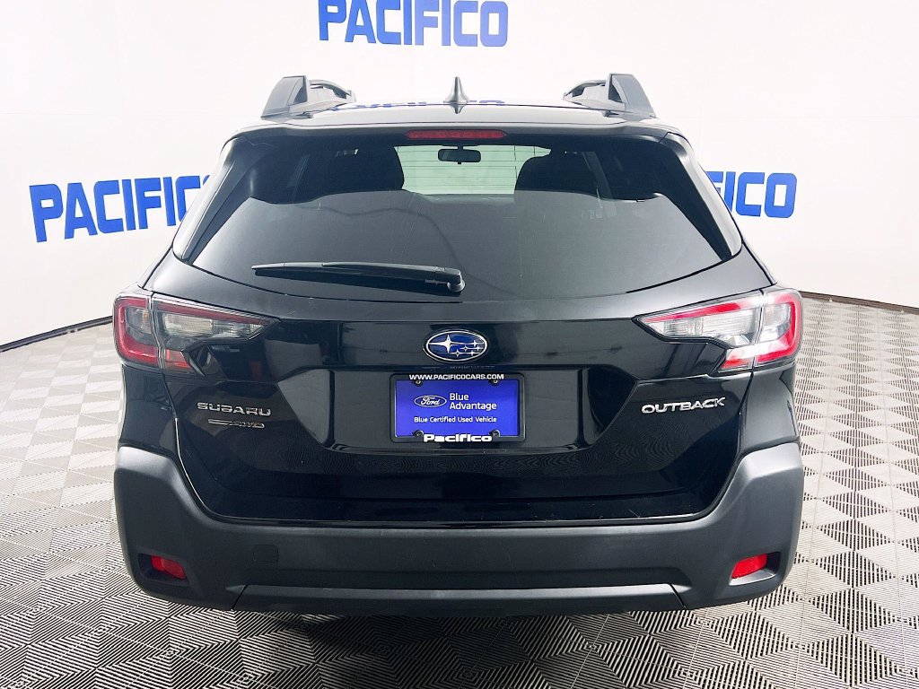 Used 2023 Subaru Outback Premium AWD/4WD image 6