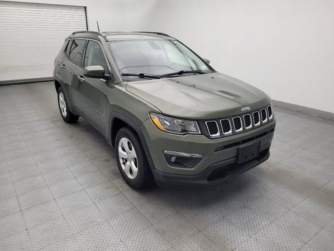 Used 2018 Jeep Compass Latitude w/ Cold Weather Group AWD/4WD image 13