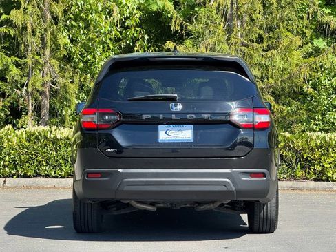 Certified 2023 Honda Pilot LX image 18