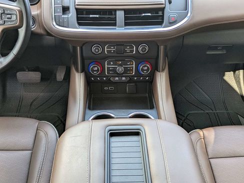 Used 2023 Chevrolet Suburban High Country w/ Premium Package 2 AWD/4WD image 20