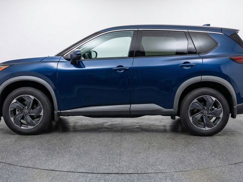 Used 2025 Nissan Rogue SV FWD image 5