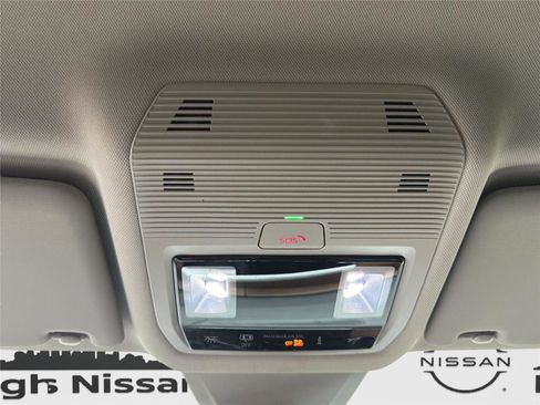 Used 2025 Volkswagen Atlas SE AWD/4WD image 25