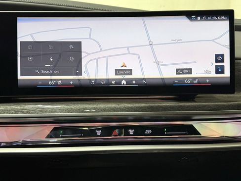 Used 2024 BMW i7 xDrive60 image 26