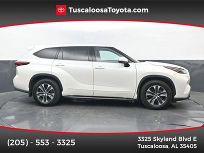 Used 2021 Toyota Highlander XLE