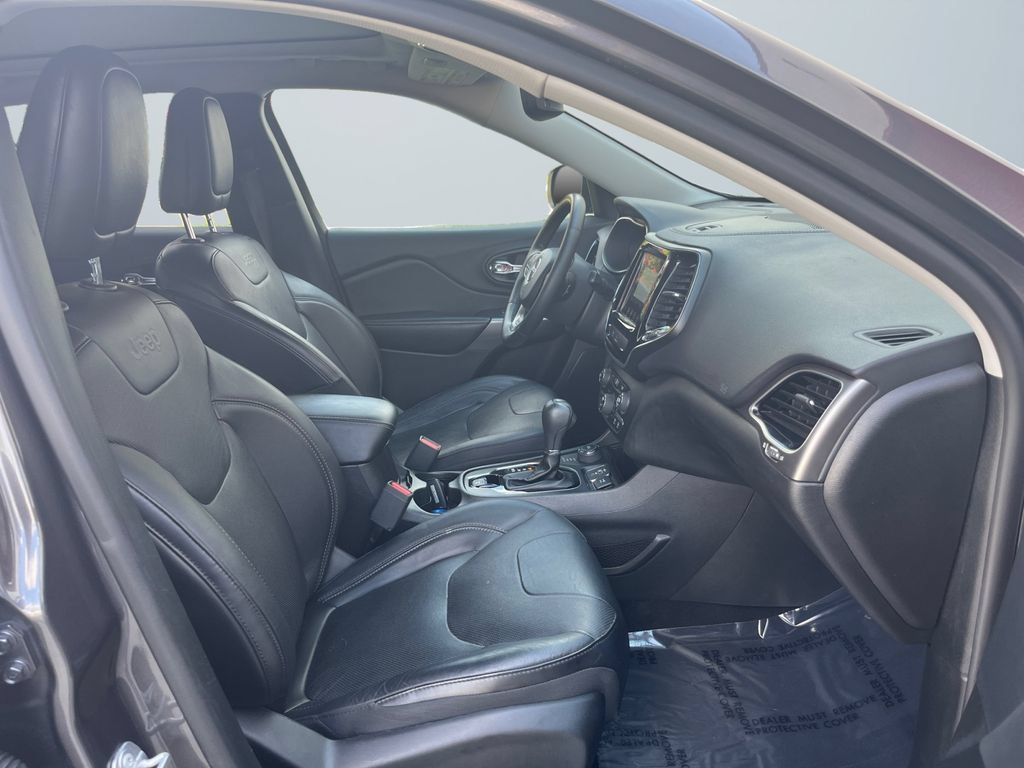 Used 2019 Jeep Cherokee Limited AWD/4WD image 15