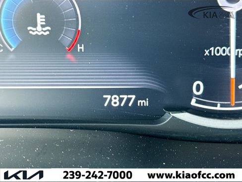 Used 2025 Genesis GV70 2.5T AWD/4WD image 40