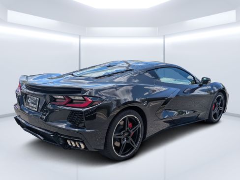 Used 2024 Chevrolet Corvette Stingray Coupe w/ 1LT RWD image 3
