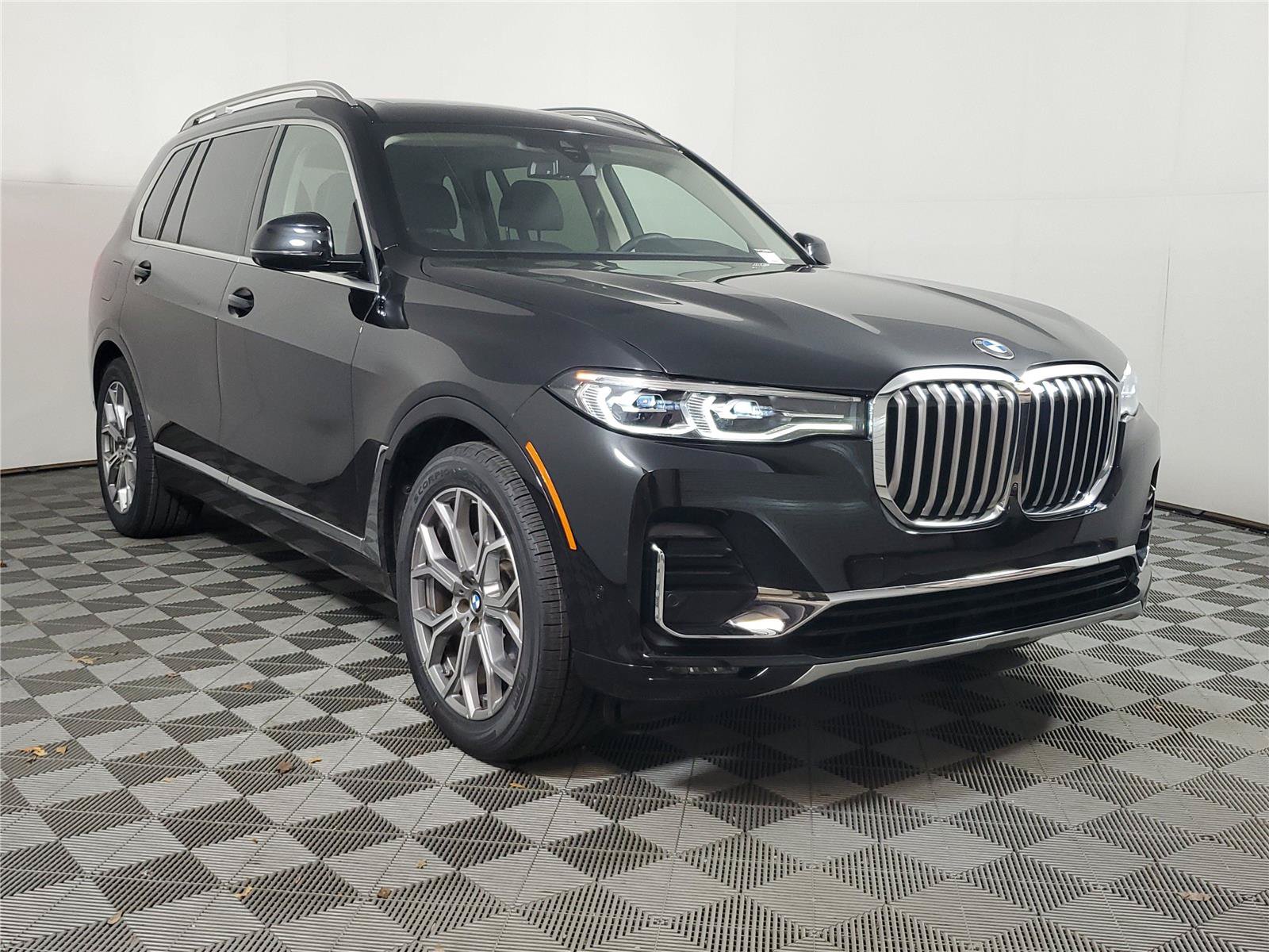 Used 2022 BMW X7 xDrive40i w/ Premium Package AWD/4WD image 1