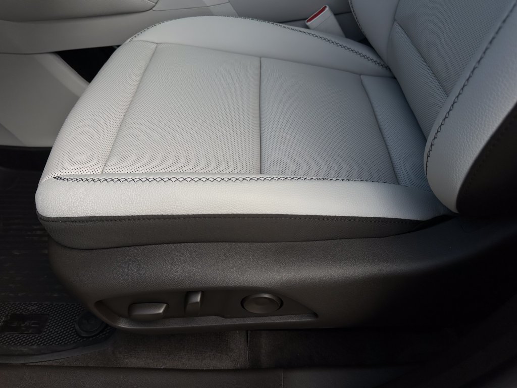 New 2027 GMC Terrain Denali w/ LPO, Floor Liner Package AWD/4WD image 27