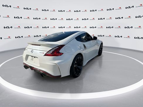 Used 2019 Nissan 370Z NISMO RWD image 8