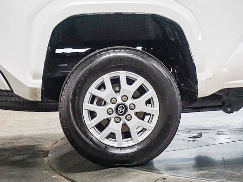 Certified 2025 Toyota Tacoma SR5 image 8